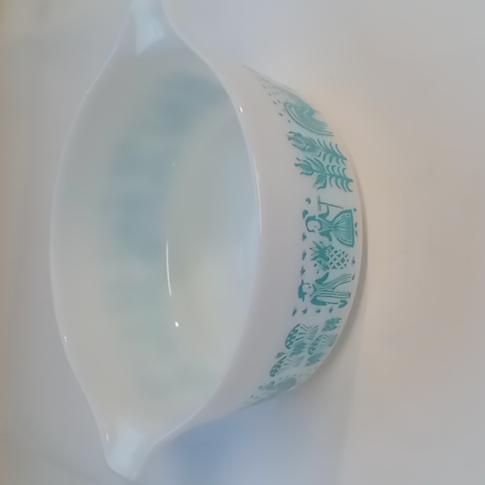Pyrex Amish Butterprint Bowl